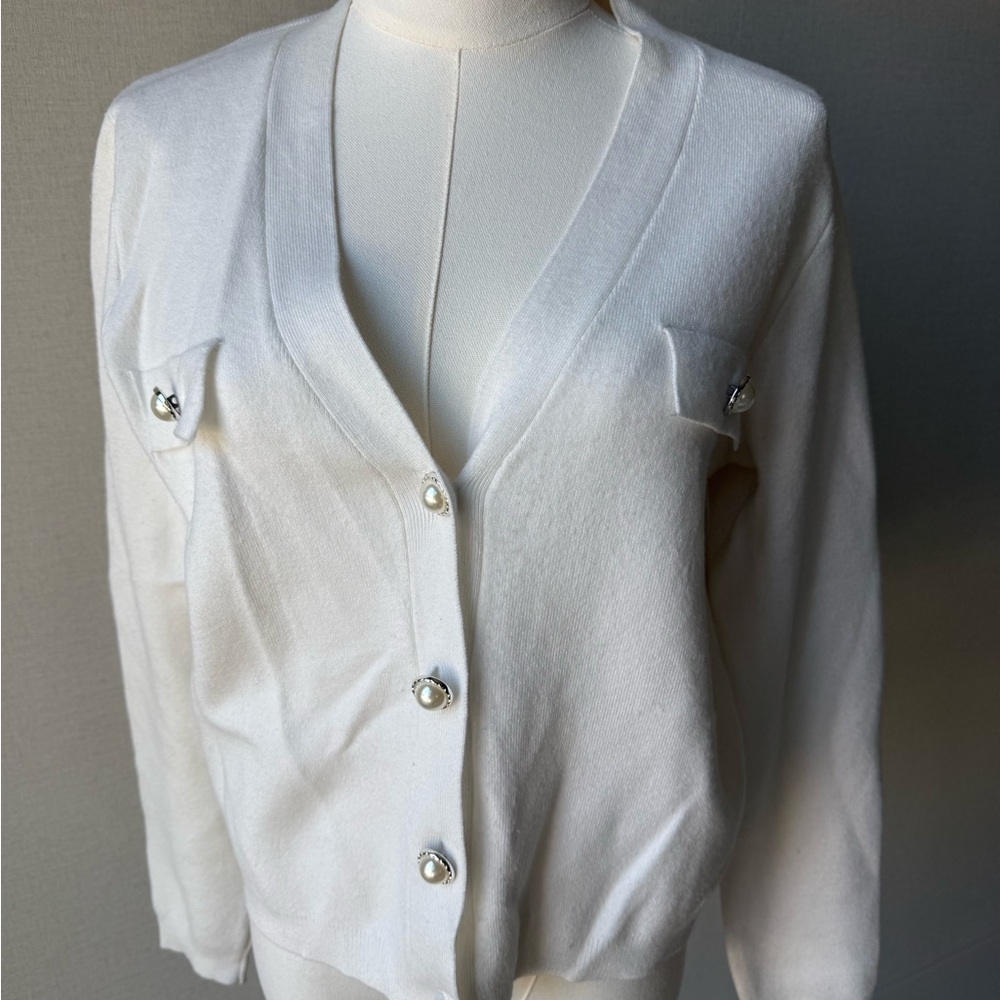 Philosophy Cream V-Neck Pearl Button Cardigan